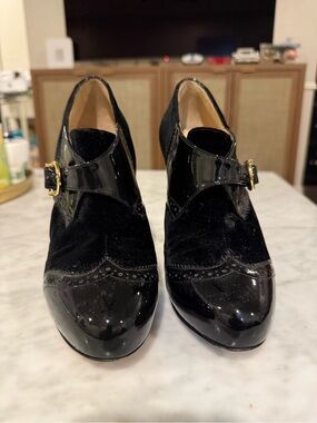 Vero Cuoio Black Patent and Suede Buckle Oxford Heels